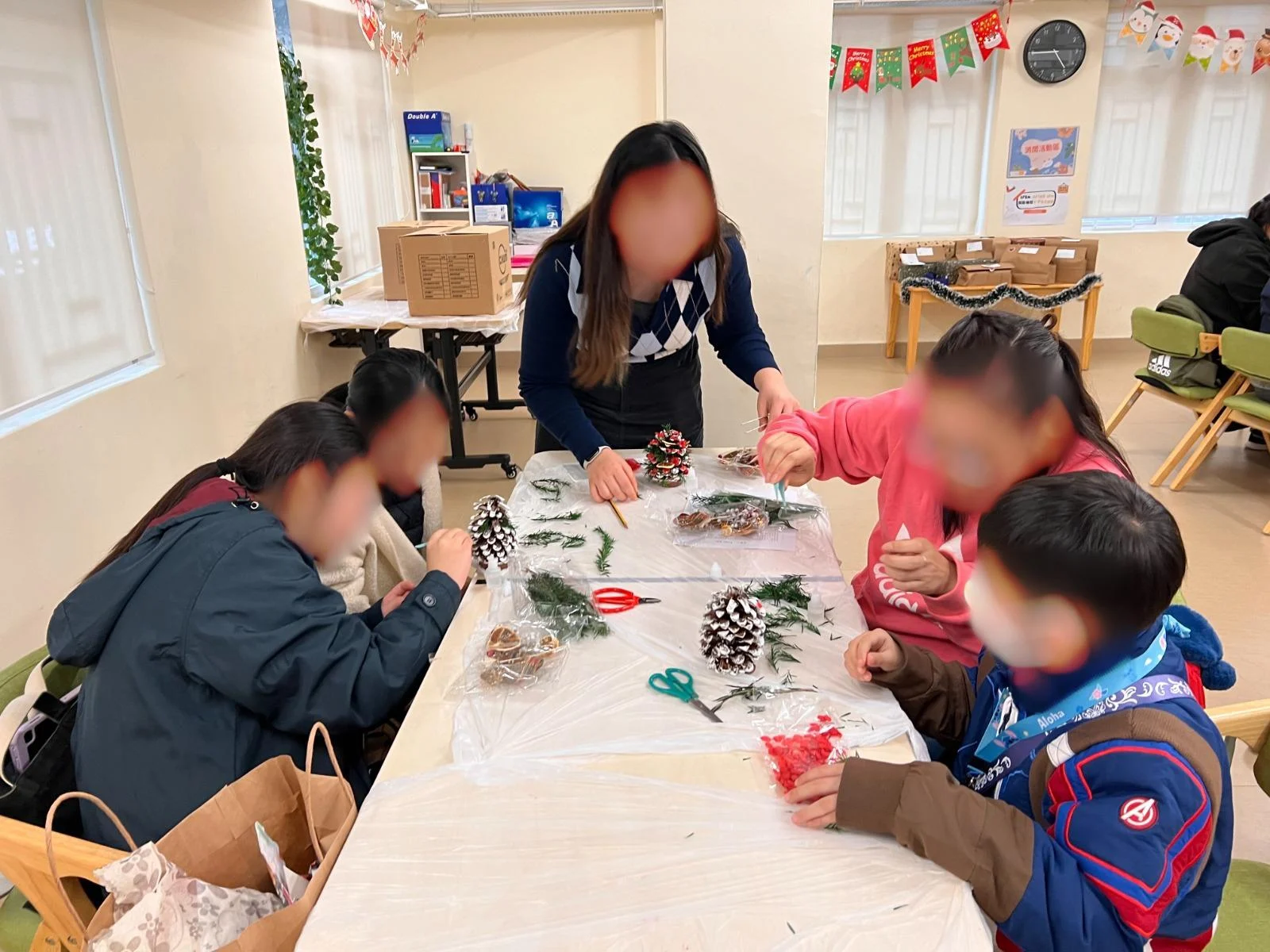 兒童參與創作活動
