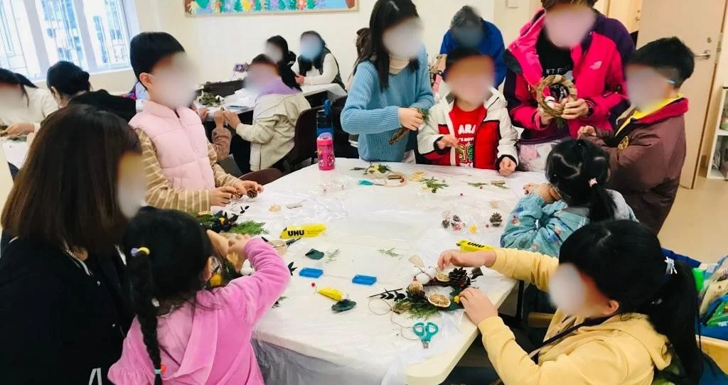孩子與家庭參與小組活動